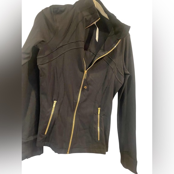 NWT Lululemon define jacket nulu BLACK/GOLD Size 8 - Picture 3 of 5